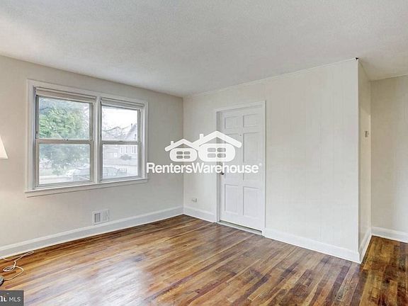 5th image of 3219 Taylor Ave #1