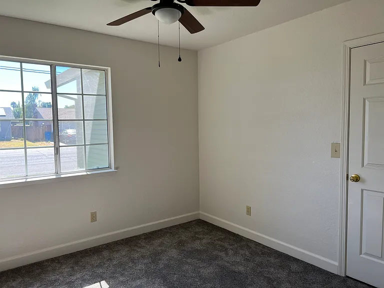 795 Railroad Ave — Photo 17
