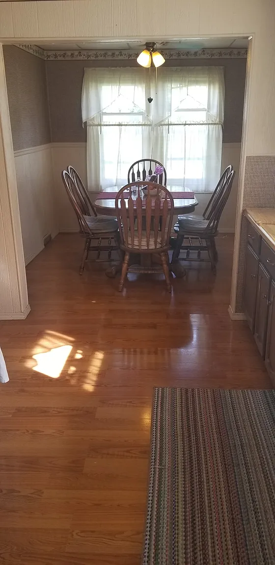 418 E Belle Ave photo 1