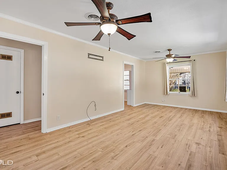 8920 Acacia Ln — Photo 7