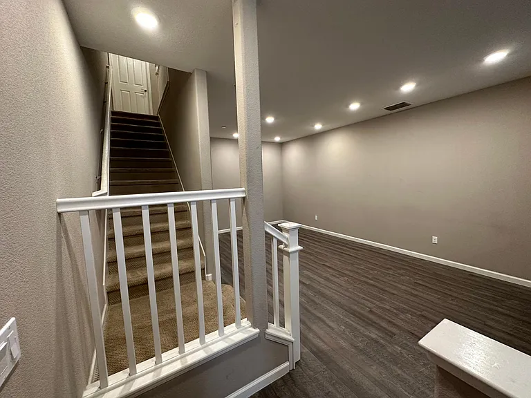 672 Barcelona Loop — Photo 13