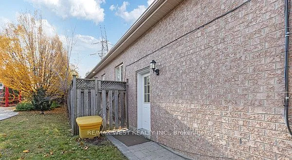 2 bed, $2,000 — Photo 2