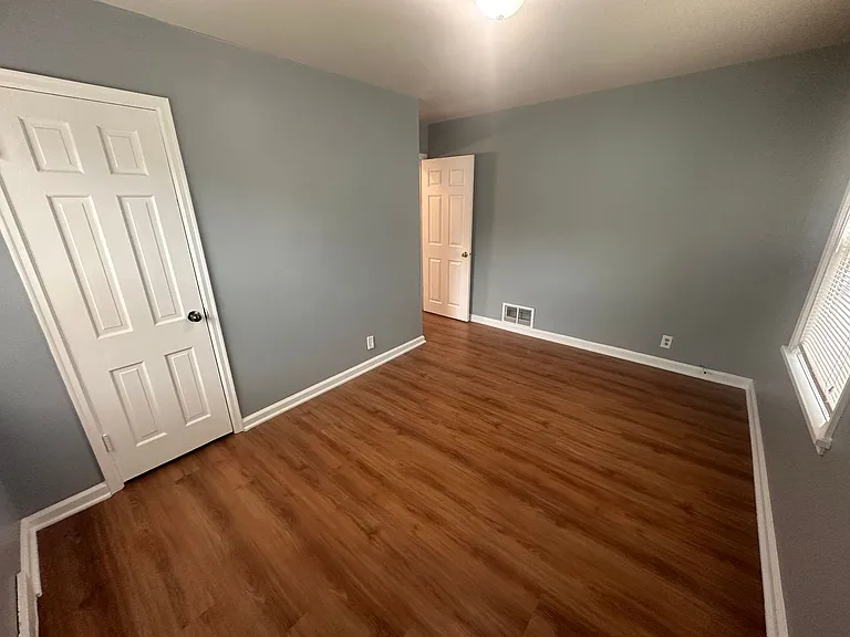 2130 S 47th St — Photo 13