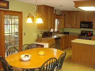 2nd image of 3014 Wisteria Ln