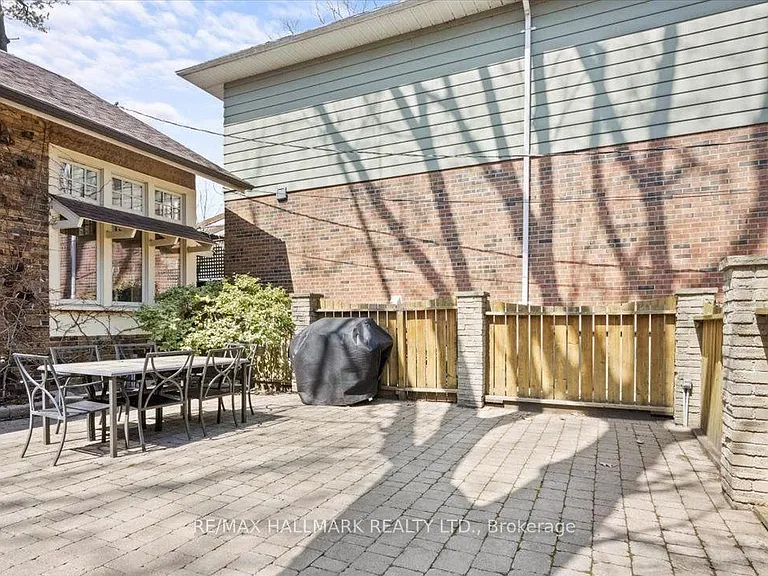 100 Warden Ave — Photo 3