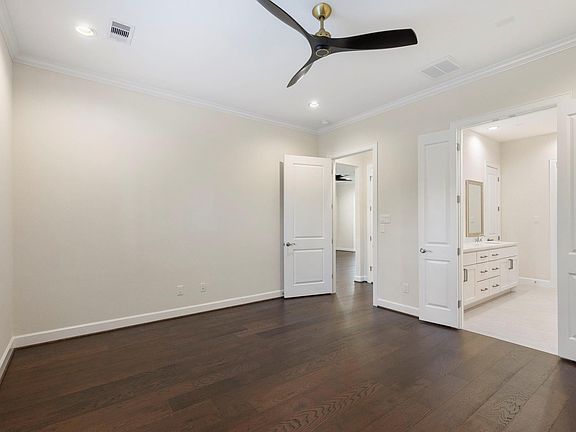 5th image of 106 Magnolia Green St