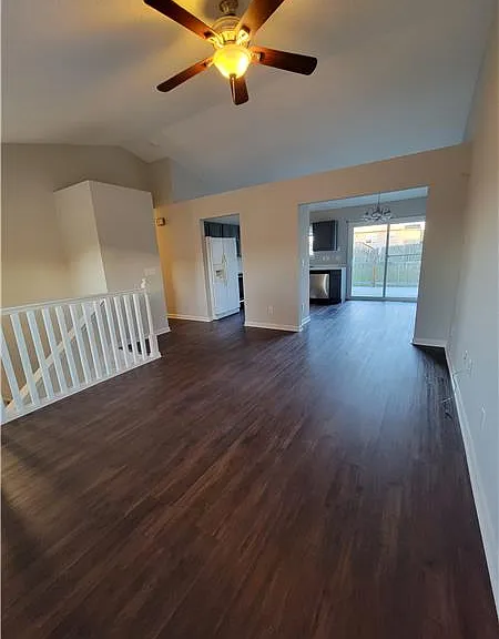 2824 Lauren Meadows Dr — Photo 9