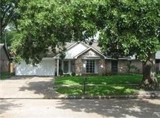 1115 Fairacres Dr, Sugar Land, TX 77498