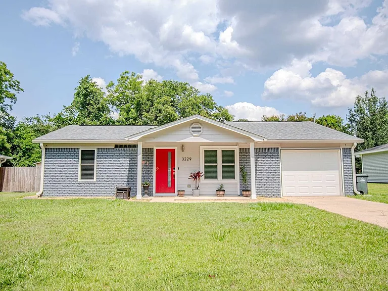 3229 Hester Dr — Photo 1