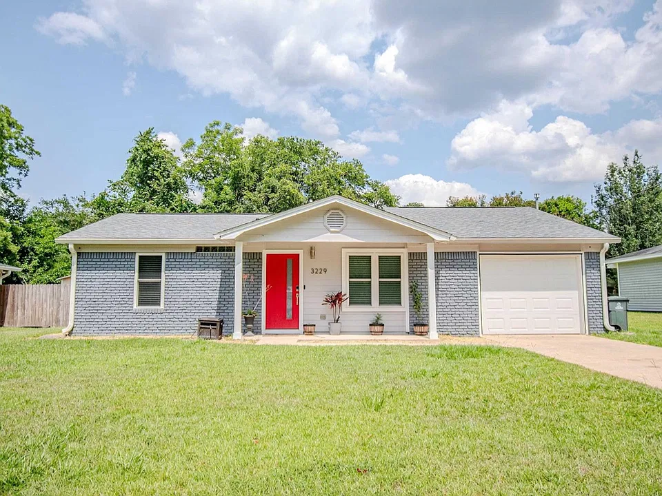 3229 Hester Dr