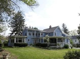 5135 Newport Ave, Bethesda, MD 20816