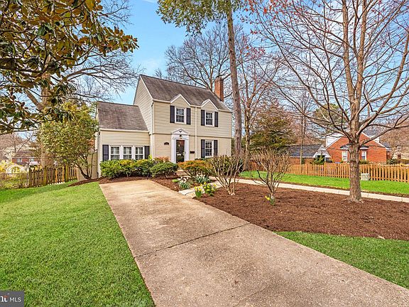 3rd image of 3123 Worthington Cir