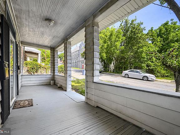 3rd image of 3005 Batavia Ave