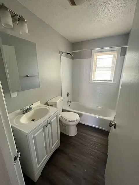 2 bed, 800 sqft, $1,450 — Photo 2