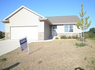 1523 Wheatland Ct SW, Cedar Rapids, IA 52404