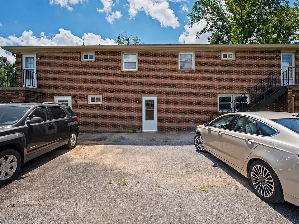 1908 Batts Ln