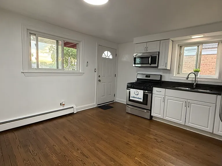 2232 N River Rd #3 — Photo 7