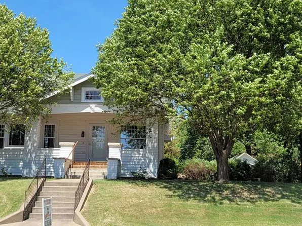 601 E 3rd St, Ellsworth, KS 67439