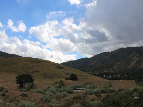 3192 Shadow Mountain Dr, Lake Isabella, CA 93240