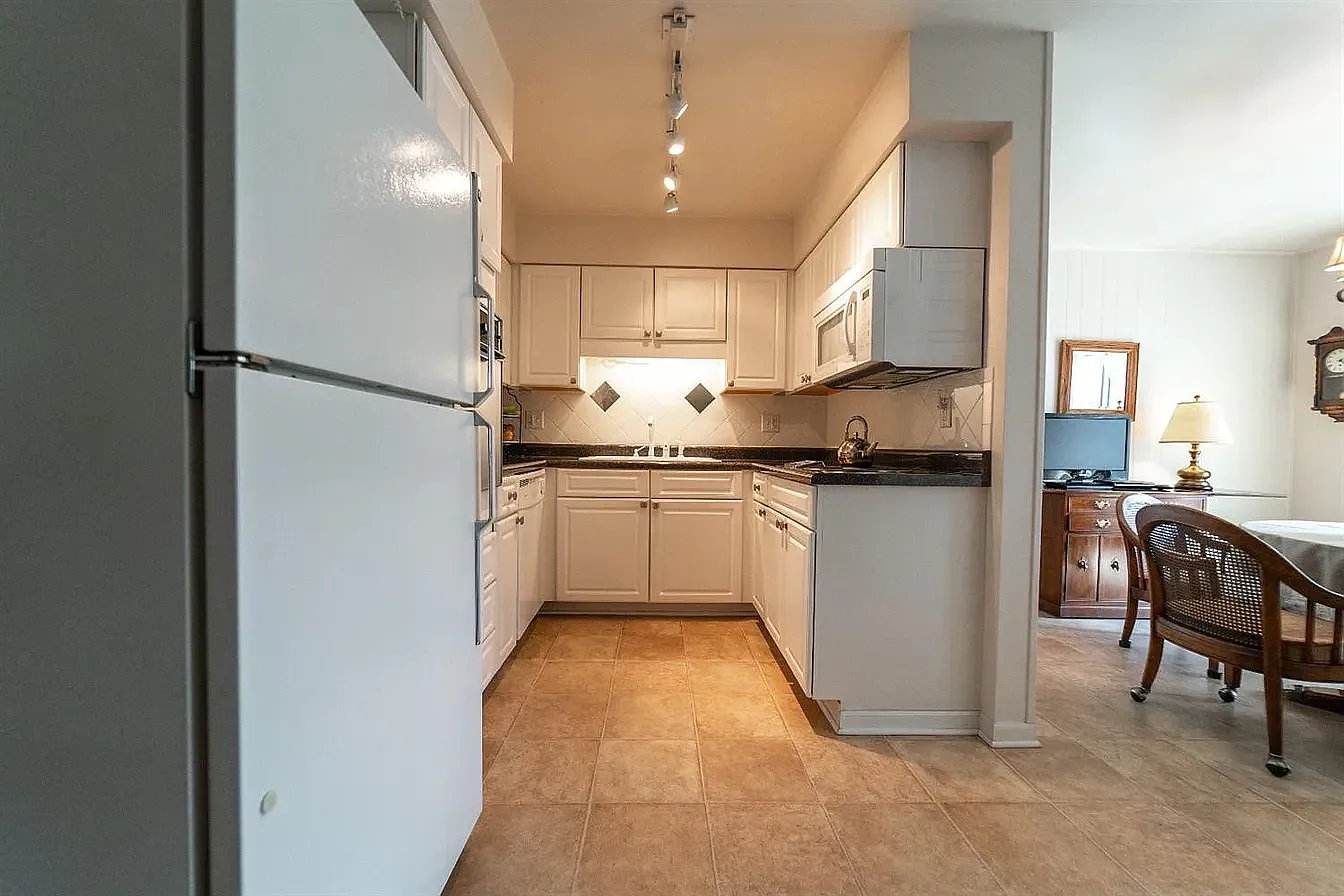 2 bed, 1339 sqft, $1,600 — Photo 2
