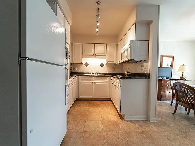 6474 Taft St #6474 — Photo 2