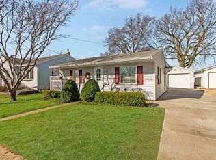 317 Barbara Rd, Pekin, IL 61554