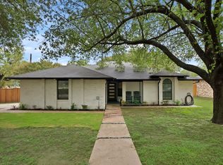 932 Rosebud Dr, Azle, TX 76020