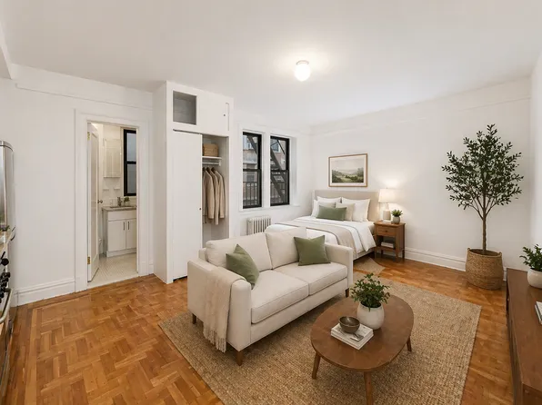 300 W 12th St APT 3C, New York, NY 10014