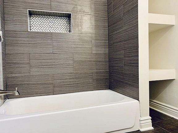4th image of 163 E Kensington Ave #1