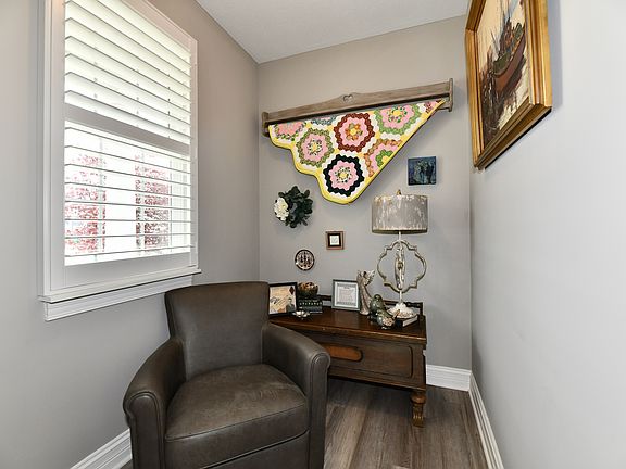 3rd image of 9861 Bucklebury Ln