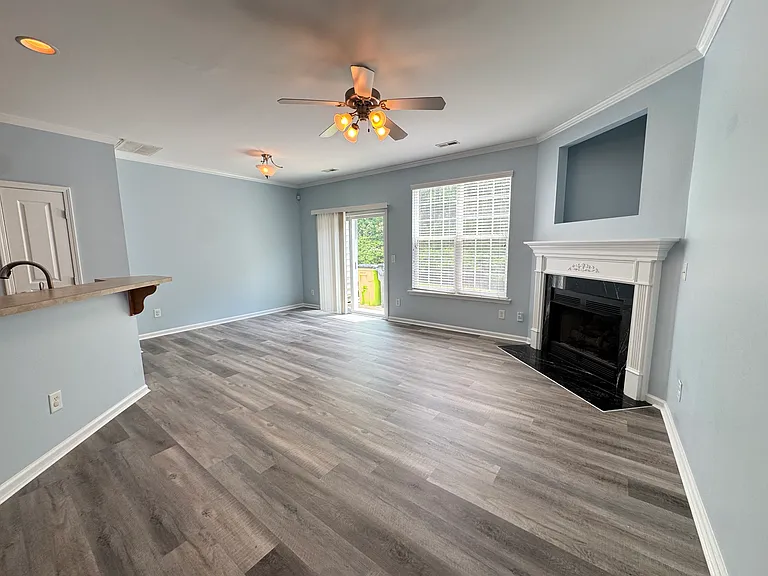 413 Hamlet Park Dr — Photo 7