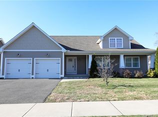 2 Old Village Cir, Windsor, CT 06095