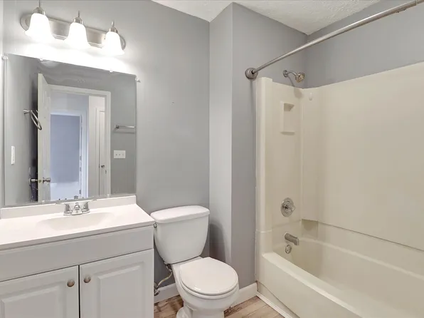 709 Gordon Smith Blvd APT 3, Hamilton, OH 45013