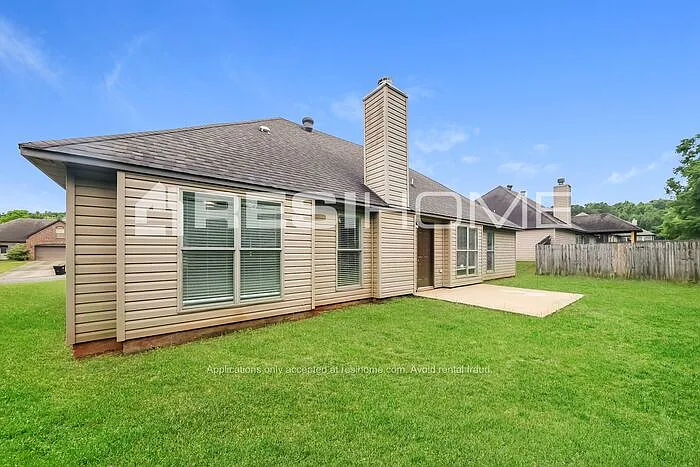 5205 Meadow Lake Cir — Photo 13