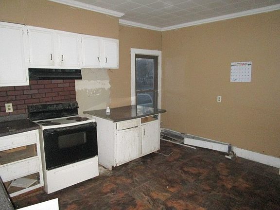 3rd image of 58 Madison St