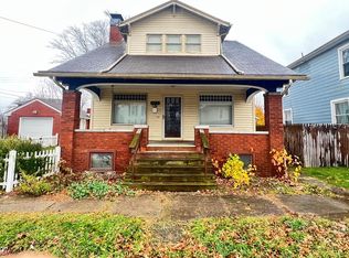 122 E 6th St, Uhrichsville, OH 44683