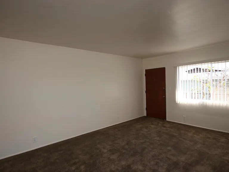 116 N Huntington Dr #D — Photo 5
