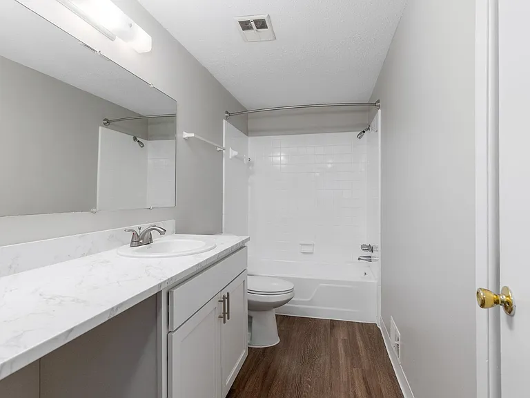 Briarcliffe Apartments & Townhomes — Photo 53