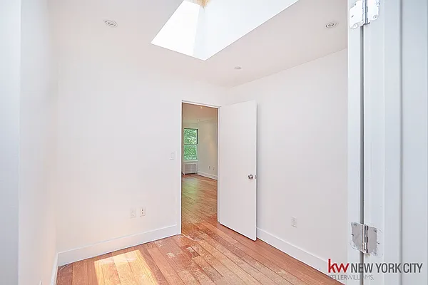 Rented by Keller Williams NYC | media 25