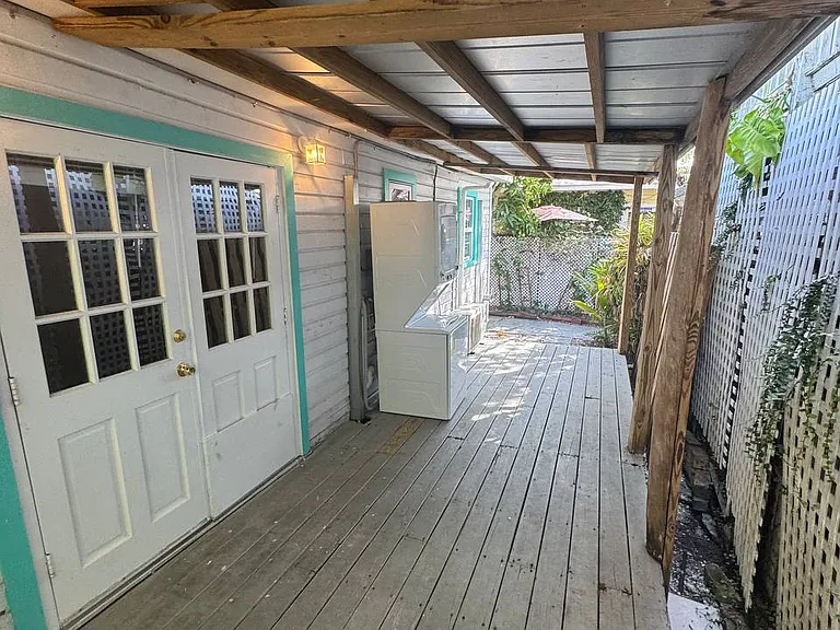 739 Olivia St — Photo 5