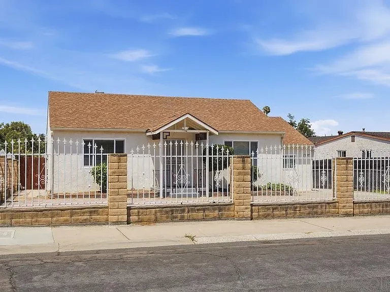 3942 Casita Way — Photo 40