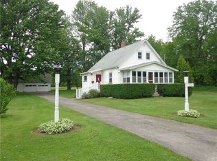 615 Trimmer Rd, Spencerport, NY 14559