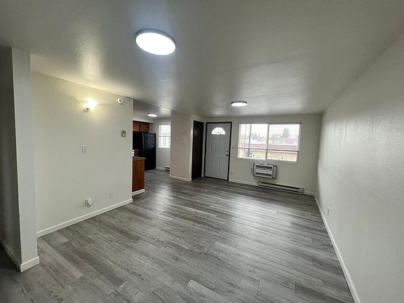 4th image of 704 N Water St #205