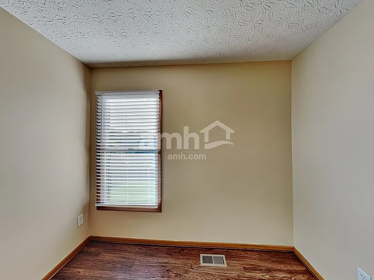 378 Wheatfield Dr — Photo 13