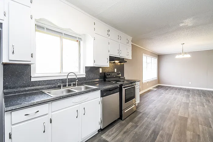 3 bed, 2.0 bath, 1462 sqft, $1,595 — Photo 3