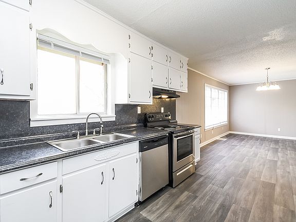 4th image of 256 Garden Dr