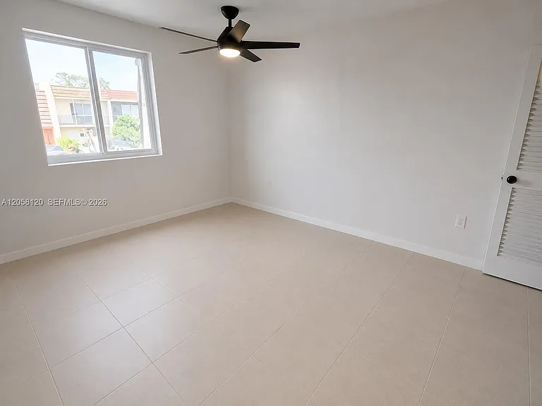 932 W 80th Pl — Photo 8