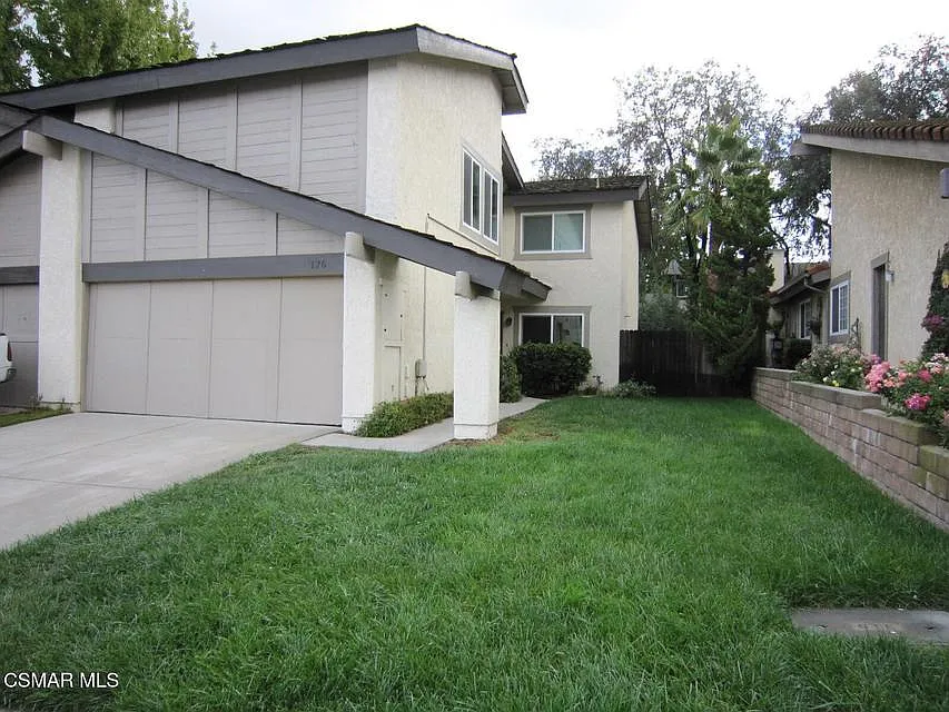 3 bed, 2.5 bath, 1672 sqft, $3,995 — Photo 2