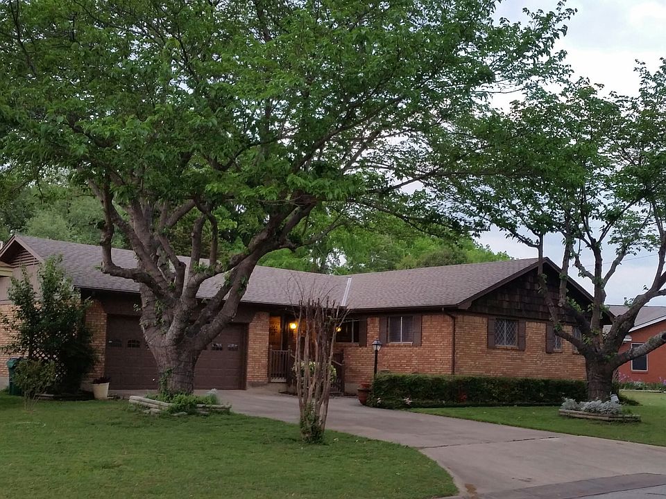 1st image of 104 Redbud Trl