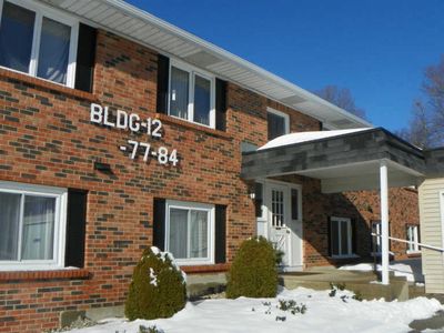 230 S State St APT 77, Zeeland, MI, 49464